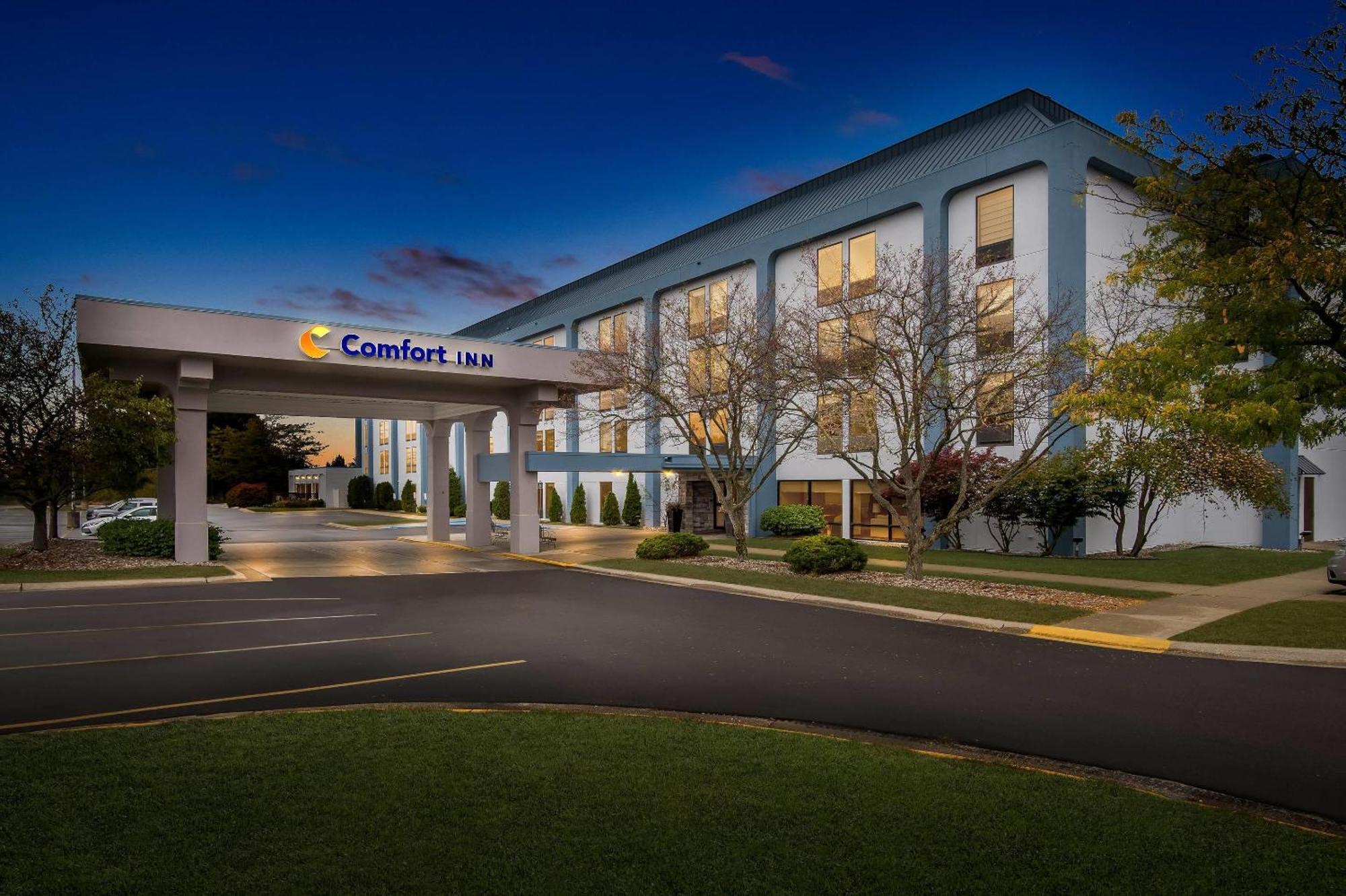 Comfort Inn Cadillac Exterior photo